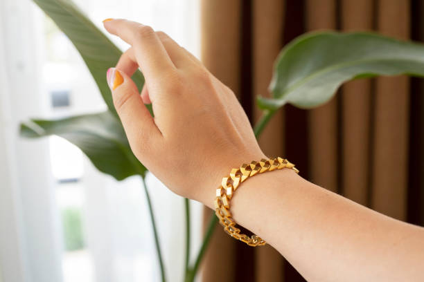 Gold Jewelry Trends You Need to Know This Year